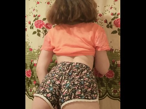 ❤️ Jeune fille sexy se déshabillant devant la caméra. ❤️❌ Porno beau at us