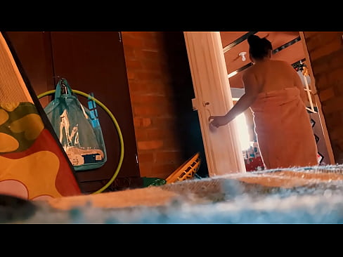 ❤️ Mon oncle me suit dans la douche, il me baise pendant que je prends une douche. ❤️❌ Porno beau at us