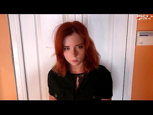 ❤️ Un agent de sécurité punit une jolie femme pour un vol à l'étalage - Cum In Mouth ❤️❌ Porno beau at us