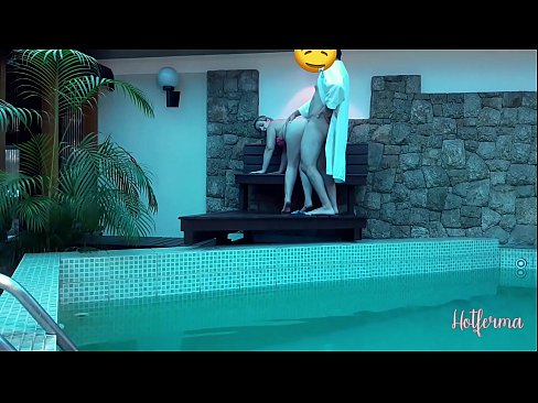 ❤️ Le patron invite la femme de chambre à la piscine, mais n'a pas pu résister à une chaude ❤️❌ Porno beau at us